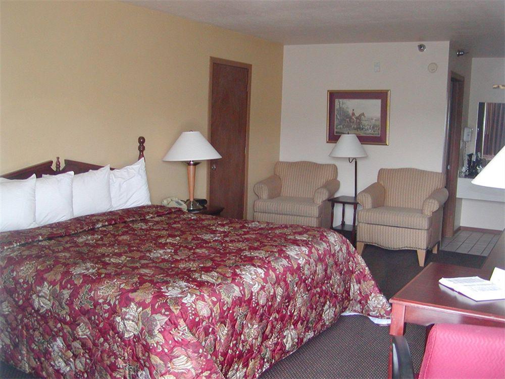 Carriage House Inn Μπράνσον Εξωτερικό φωτογραφία